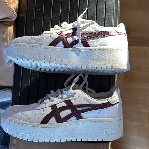 ASICS platform - Picture 2 of 5